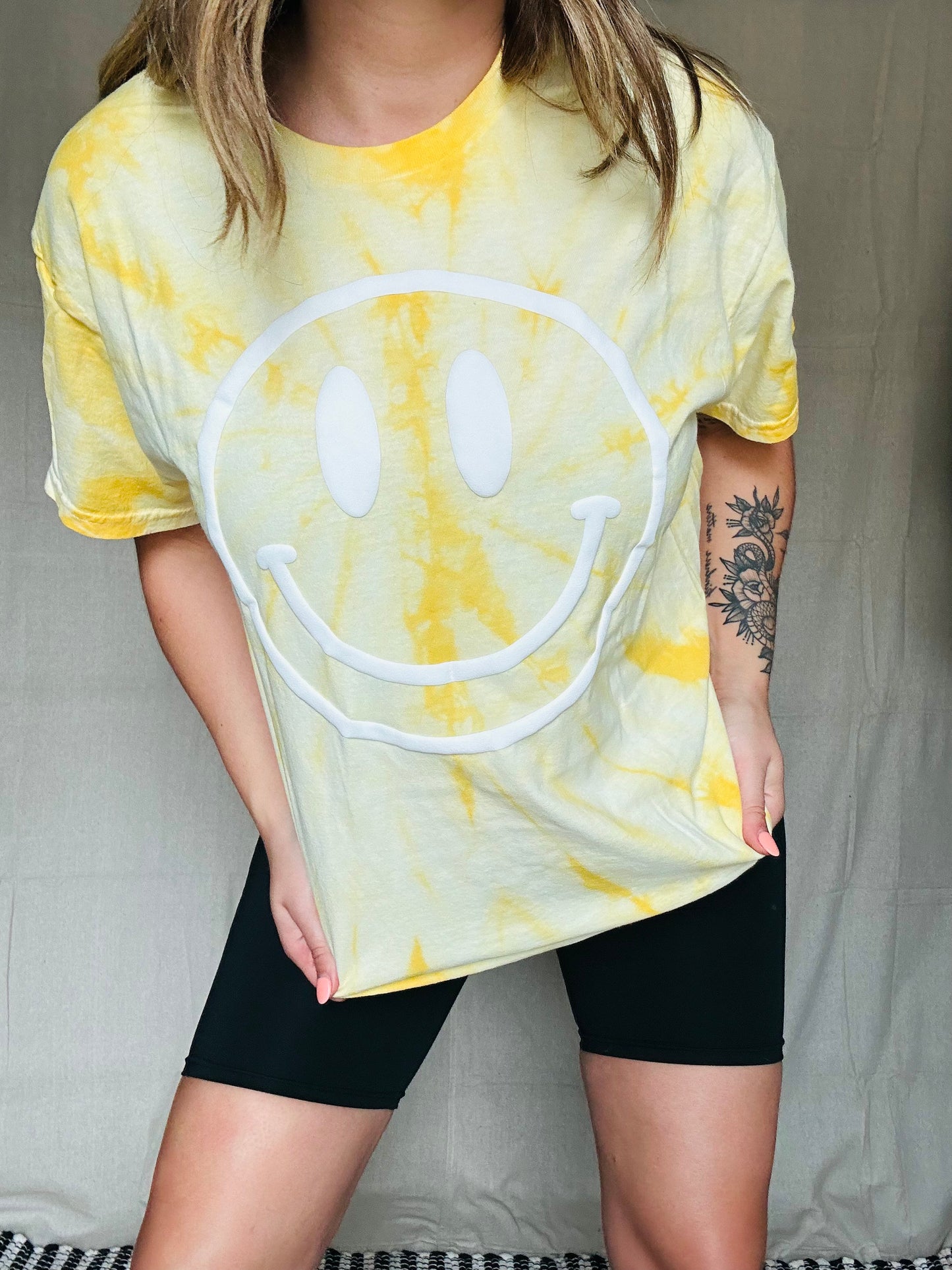 the HIPPIE SMILEY tee